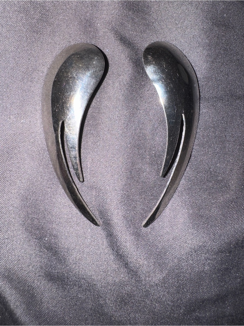 Vintage 1980’s Black Curved Earrings